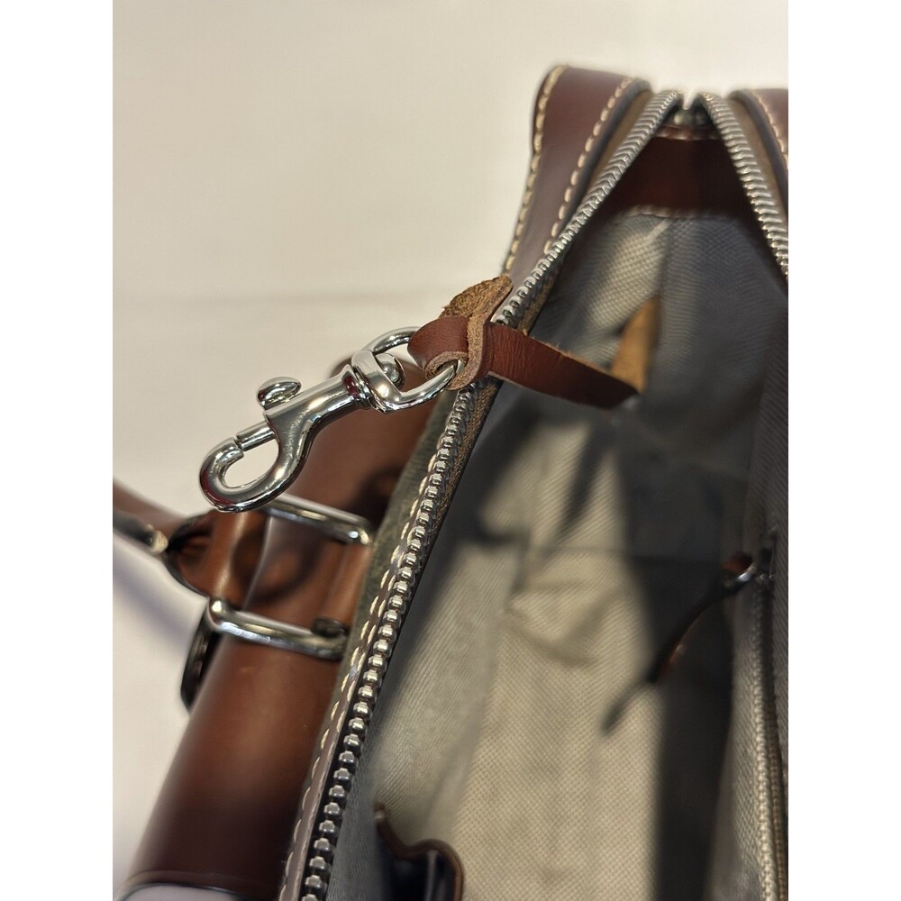 Dooney & Bourke Signature Double Pocket Satchel Bag NWT Green Wristlet Keychain - Picture 16 of 16